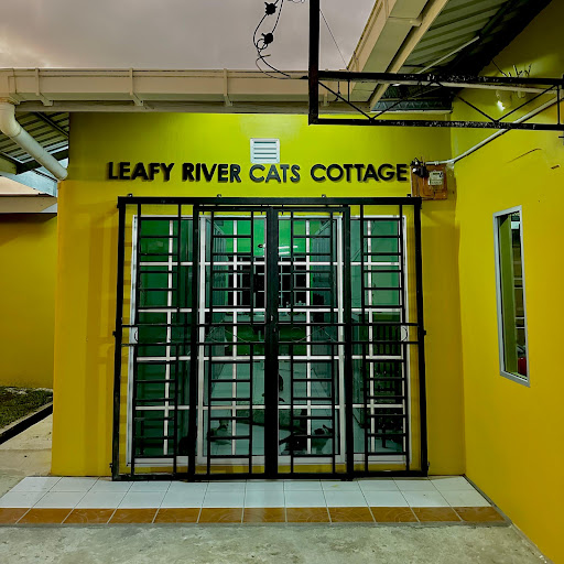 LEAFY RIVER CATS COTTAGE